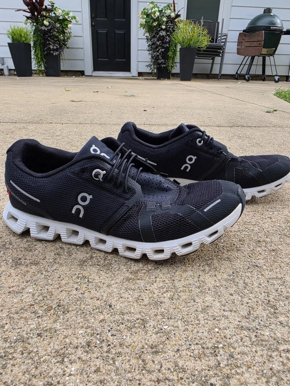 On Cloud 5 Women's Running Shoes Black White Size US 7